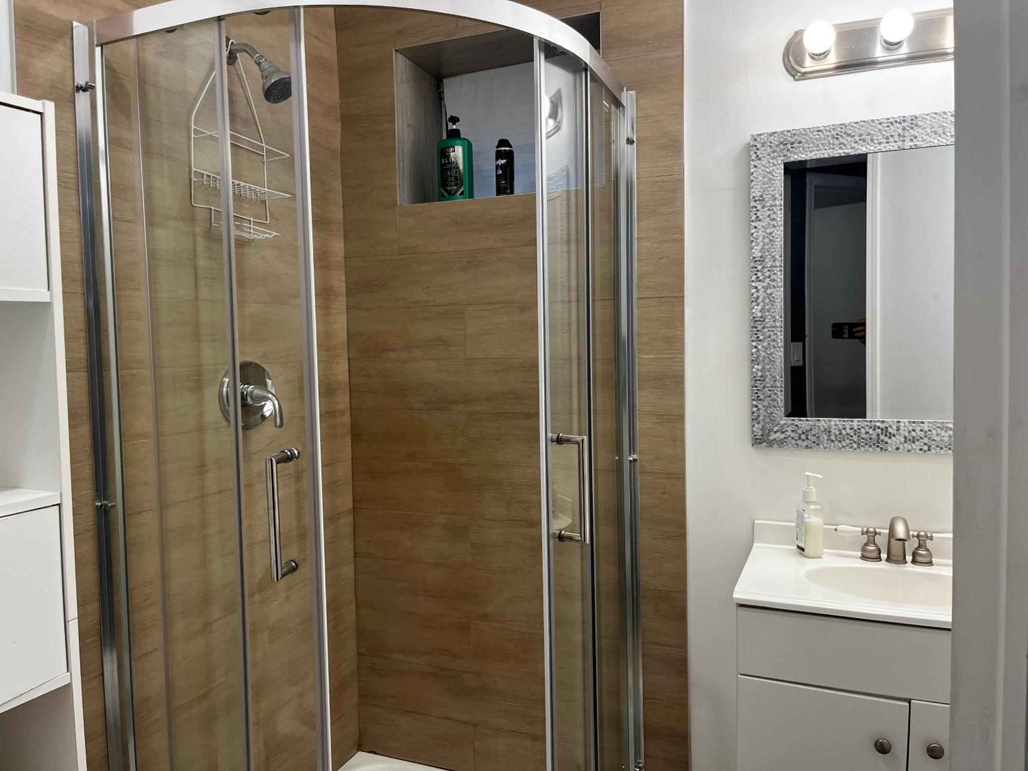 Hidden Valley New Basement Suite With Private Bathroom! Calgary Luaran gambar
